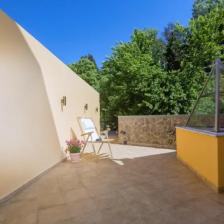 Kompitsi Villa *